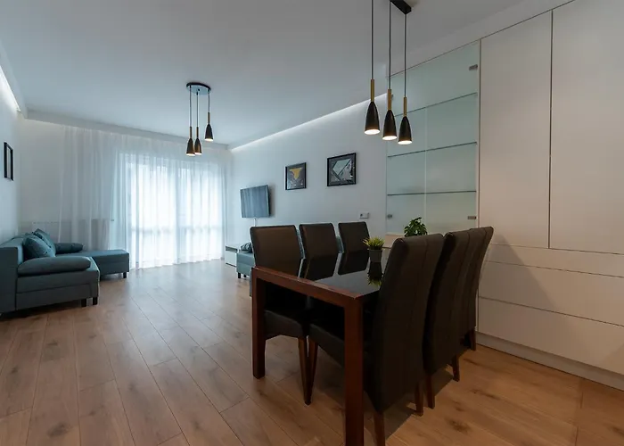 Very Stylish&Secure Penthouse -Free Parking