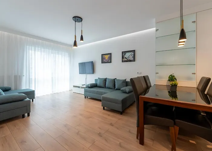 Very Stylish&Secure Penthouse -Free Parking